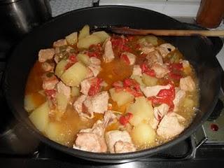 Estofado de pavo con pimientos del piquillo Estofado de pavo con pimientos del piquillo