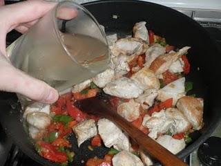 Estofado de pavo con pimientos del piquillo Estofado de pavo con pimientos del piquillo