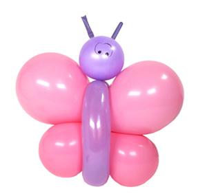 Una mariposa con globos