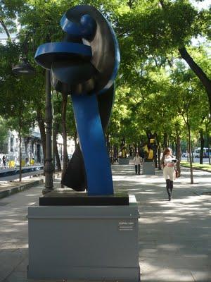 Nuevos discos de The Kooks y Kasabian y un paseo por las esculturas de Sophia Vari en la Castellana Nuevos discos de The Kooks y Kasabian y un paseo por las esculturas de Sophia Vari en la Castellana