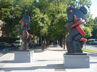 Nuevos discos de The Kooks y Kasabian y un paseo por las esculturas de Sophia Vari en la Castellana Nuevos discos de The Kooks y Kasabian y un paseo por las esculturas de Sophia Vari en la Castellana