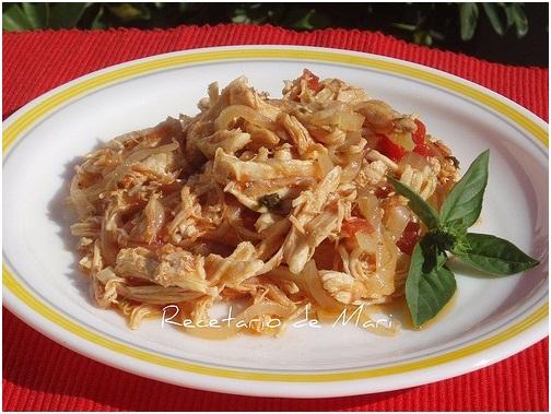 ESPAGUETIS CON POLLO DESMECHADO ESPAGUETIS CON POLLO DESMECHADO