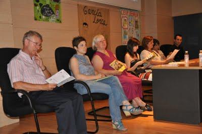 La escritora Ana Pomares en la entrega de premios del XVI Concurso Literario Grupo Leo 2011 en el Club Información de Alicante