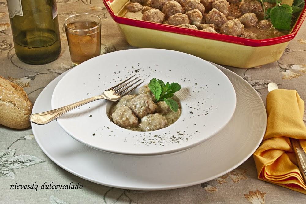 ALBONDIGAS RELLENAS DE QUESO ALBONDIGAS RELLENAS DE QUESO