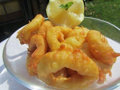 CALAMARES A LA ROMANA CALAMARES A LA ROMANA