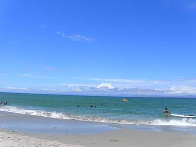 Vargas desde afuera / Presencia del mar Vargas desde afuera / Presencia del mar