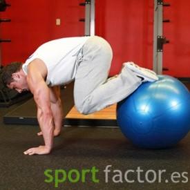 empuje en balon suizo 2. Mis 5 ejercicios abdominales favoritos