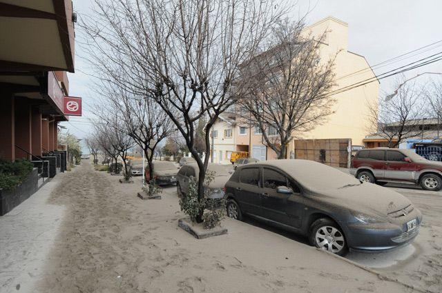 Bariloche se cubrió de Cenizas volcanicas. Bariloche se cubrió de Cenizas volcanicas.