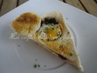 Huevos de codorniz sobre ibérico y salmorejo Huevos de codorniz sobre ibérico y salmorejo