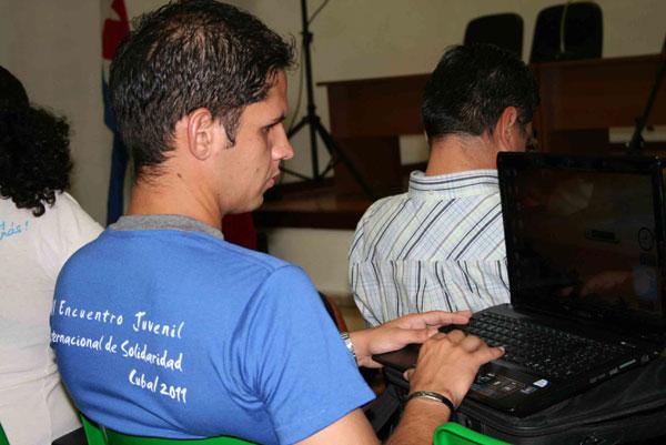 Nuevas-tecnologías-3 III Taller Internacional Juvenil de Solidaridad con los 5.
