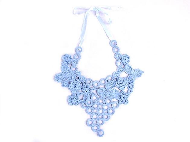 collar babero azul turquesa salvador bachiller 15€ collar babero azul turquesa salvador bachiller 15€