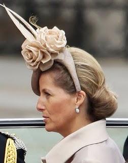 BODA KATE MIDDLETON: LOS TOCADOS DE PHILIP TREACY BODA KATE MIDDLETON: LOS TOCADOS DE PHILIP TREACY