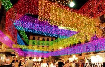 Orgullo LGTB: Conciertos con auriculares en la plaza de Chueca
