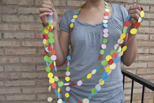 La guirnalda de papel de la terraza de Mayka La guirnalda de papel de la terraza de Mayka