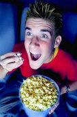 ¿Por qué se comen palomitas de maíz en los cines?