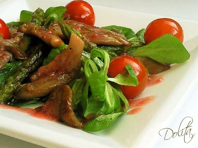 ENSALADA DE SETAS CON VINAGRETA DE FRAMBUESAS ENSALADA DE SETAS CON VINAGRETA DE FRAMBUESAS