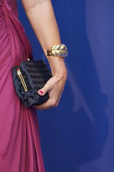 PREMIOS 'YO DONA' 2011 Nuria Roca (purse and jewelry detail) attends