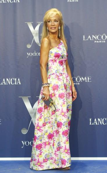 PREMIOS 'YO DONA' 2011 Carmen Lomana attends