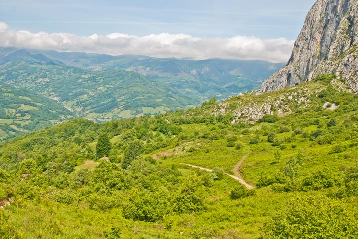 De Sobrevitsa a Sobia, en Teverga.  Por Max.