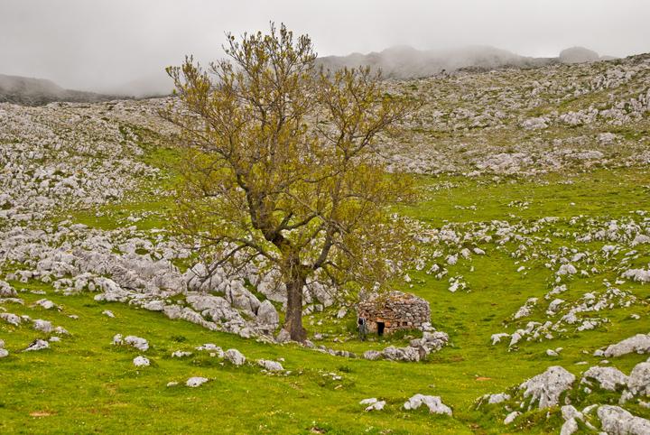 De Sobrevitsa a Sobia, en Teverga.  Por Max.