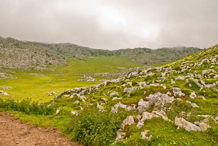 De Sobrevitsa a Sobia, en Teverga.  Por Max.