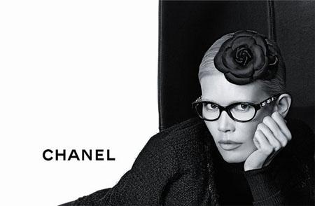 Claudia Schiffer imagen de Chanel Prestige Otoño/Invierno 2011-2012