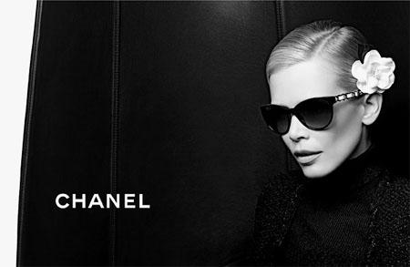 Claudia Schiffer imagen de Chanel Prestige Otoño/Invierno 2011-2012