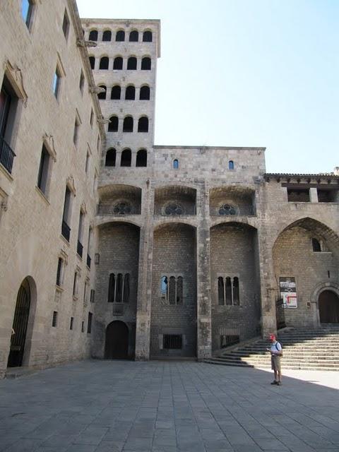 De catedrales y gárgolas: Barrio gótico de Barcelona