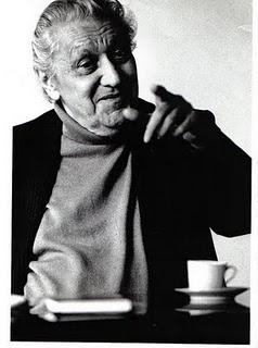 UNA INSTANTÁNEA A HÉCTOR ROJAS HERAZO UNA INSTANTÁNEA A HÉCTOR ROJAS HERAZO