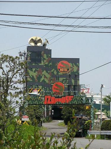 Fetichismo extremo: Japón y su hotel sexual inspirado en ‘Parque Jurásico’ hotelpj1