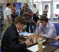 Carlsen gana el V Torneo de Ajedrez Regilor, Karjakin segundo empatado a puntos Carlsen vs Karjakin en el V Torneo de Ajedrez Regilor 2011