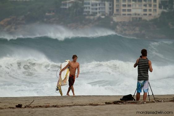 5734371723_9744353837_z Swell Rompe Huesos en Puerto Escondido