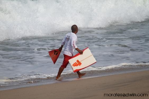 5801480840_f19327c492_z Swell Rompe Huesos en Puerto Escondido
