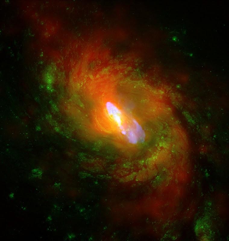 Los agujeros negros pueden modificar el aspecto de sus galaxias Los agujeros negros pueden modificar el aspecto de sus galaxias
