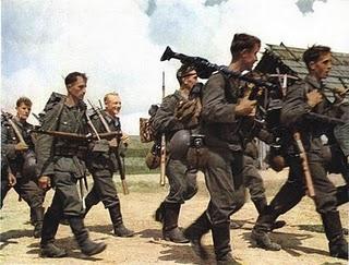 Infantería alemana en acción – 30/06/1941.
