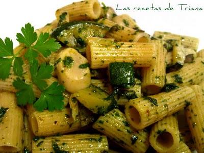 Macarrones integrales con espinacas y calabacin Macarrones integrales con espinacas y calabacin