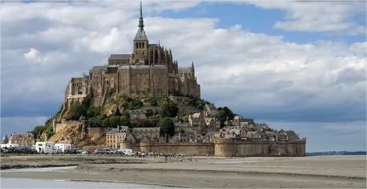 hal-permite-hombre-paralizado.visitar-francia-3 Hal el Robo-traje Japones permite a un hombre paralizado visitar Francia