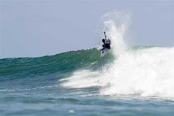 Día de la Independencia: celebrando el 4th entre los surfistas americanos en olas americanas