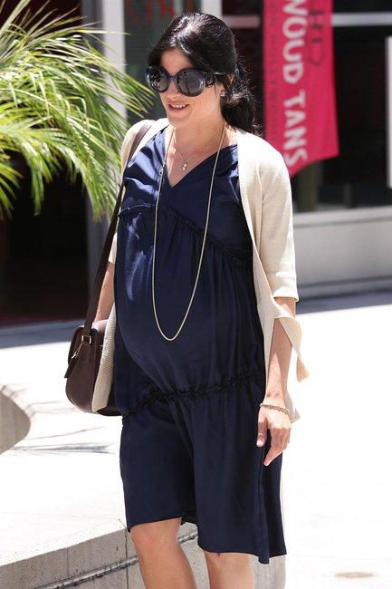 NUEVO OBJETO DE DESEO Prada Baroque Round Graphic Sunglasses Photograph