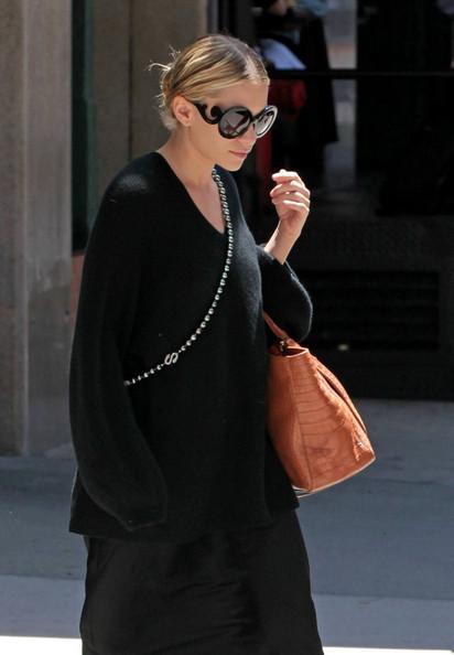 NUEVO OBJETO DE DESEO Prada Baroque Round Graphic Sunglasses Photograph