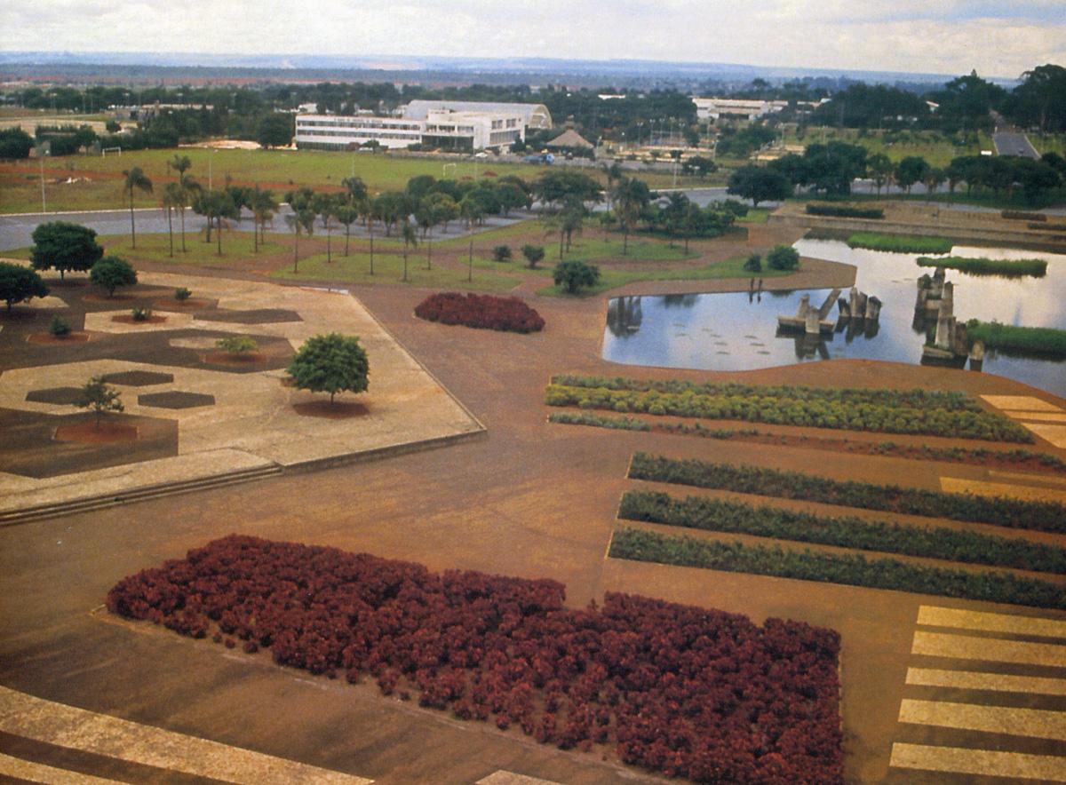 Roberto Burle Marx: Paisajismos Líricos e Inspiradores