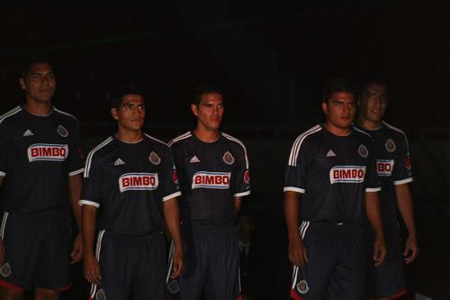 OFICIAL: Nuevos uniformes Adidas de las Chivas del Guadalajara; 2011-2012