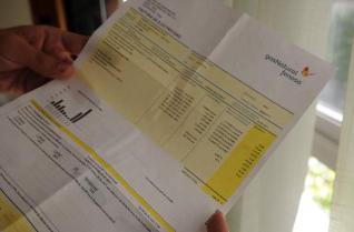 Factura de casi 500 euros tras el ajuste entre la estimación y el consumo real. // Gustavo Santos Factura de casi 500 euros tras el ajuste entre la estimación y el consumo real. // Gustavo Santos