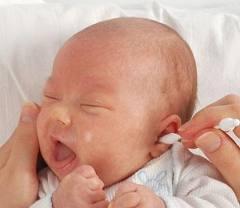 La higiene en los oídos del bebé