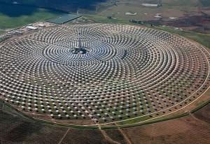 Planta de energía solar en España genera electricidad durante 24 horas seguidas