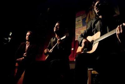 Besando Cosas - Los Campos Magnéticos Besando Cosas - Los Campos Magnéticos