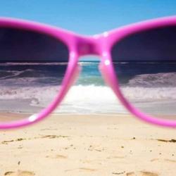 Un 30% de las gafas que compramos no están homologadas, y eso que, tras el melanoma, las cataratas son la 2ª enfermedad más común provocada por el sol Un 30% de las gafas que compramos no están homologadas, y eso que, tras el melanoma, las cataratas son la 2ª enfermedad más común provocada por el sol