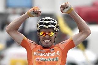Bella victoria de Samuel Sánchez en la cima de Luz Ardiden el día que Contador cede terreno ante los hermanos Schleck