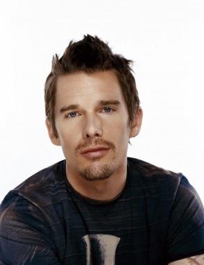 Ethan Hawke se pasa al terror