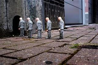 :: Isaac Cordal :: :: Isaac Cordal ::